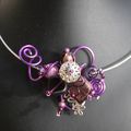 collier tour de cou violet et argenté 25 euros