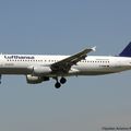 Barcelona In'I Airport(BCN/LEBL): Lufthansa: Airbus A320-211: D-AIQR: MSN:382.