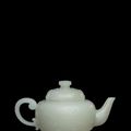 An exceptional and large near white jade teapot and cover, Qianlong period (1736-1795)