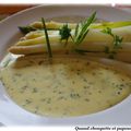 ASPERGES TIEDES SABAYON AUX HERBES DU JARDIN