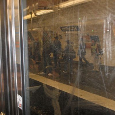 Station Trinité d'Estienne d'Orves, ligne 12, Séduction...