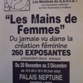 mains de femmes