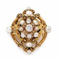Broche ronde en or jaune, diamants taillés à l'ancienne et perles fines, Epoque Napoléon III