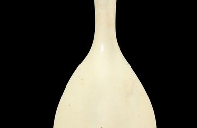 A white-glazed vase, yuhuchunping, Jin dynasty (1115-1234)