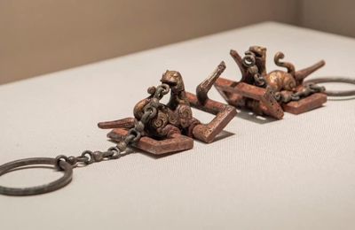 Gilt Bronze Hook Ornament, Warring States period, 4th century BC
