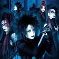 Moi Dix Mois - Biographie