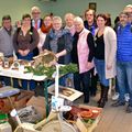 DU MONDE ET DES AFFAIRES POUR LA BROCANTE DU « TRÈFLE A QUATRE FEUILLES ».