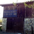 A l'entrée du village, la vieille grange.