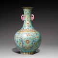 Vase en porcelaine de la famille rose, Chine, dynastie Qing, marque et époque Jiaqing (1796-1820)