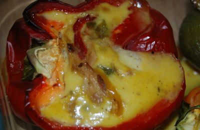 Quiche aux poivrONs, thON, oignONs en coque de poivrONs