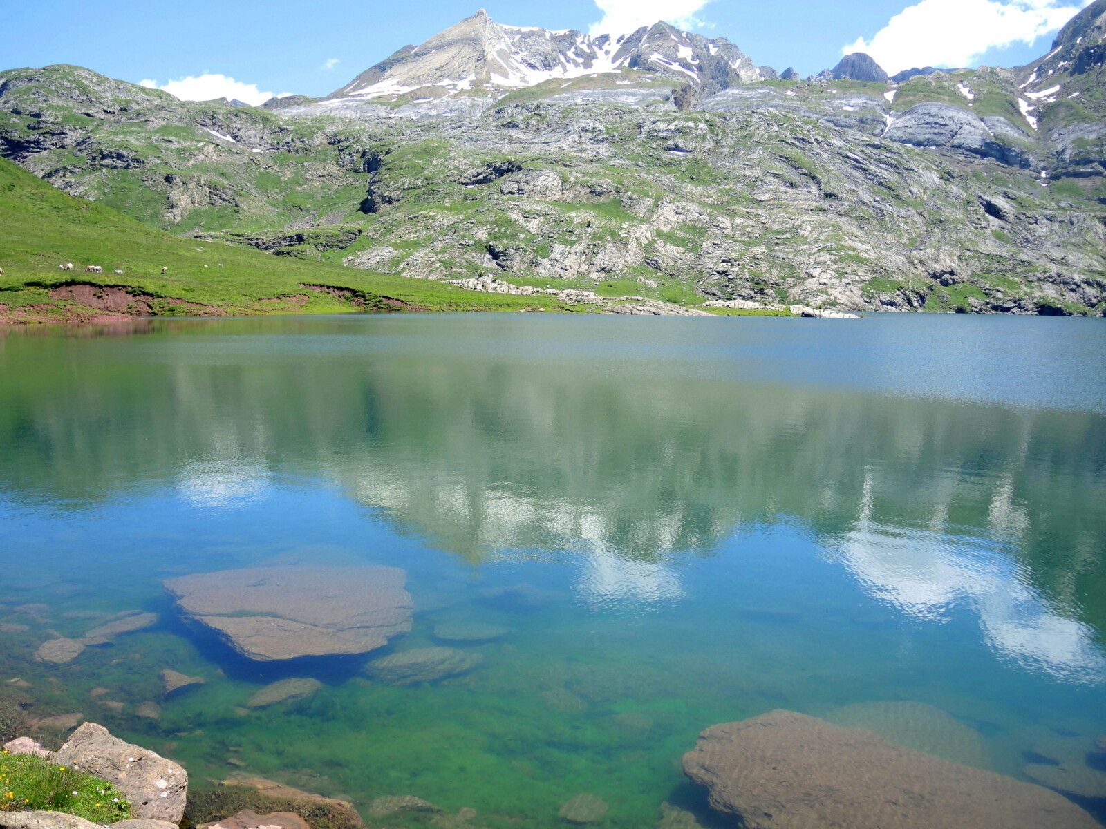 Lac d'Estaens, tour du lac, eau claire, juin 2024 (Espagne)