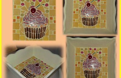 CORBEILLE BOIS MOSAIQUE - Cupcake et gourmandises