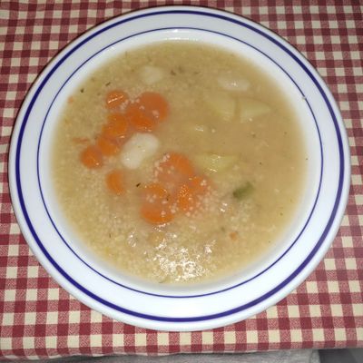 Soupe de poulet et carottes au quinoa