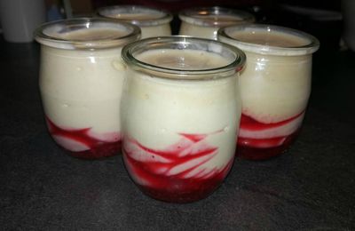 Fromage blanc et coulis de framboise