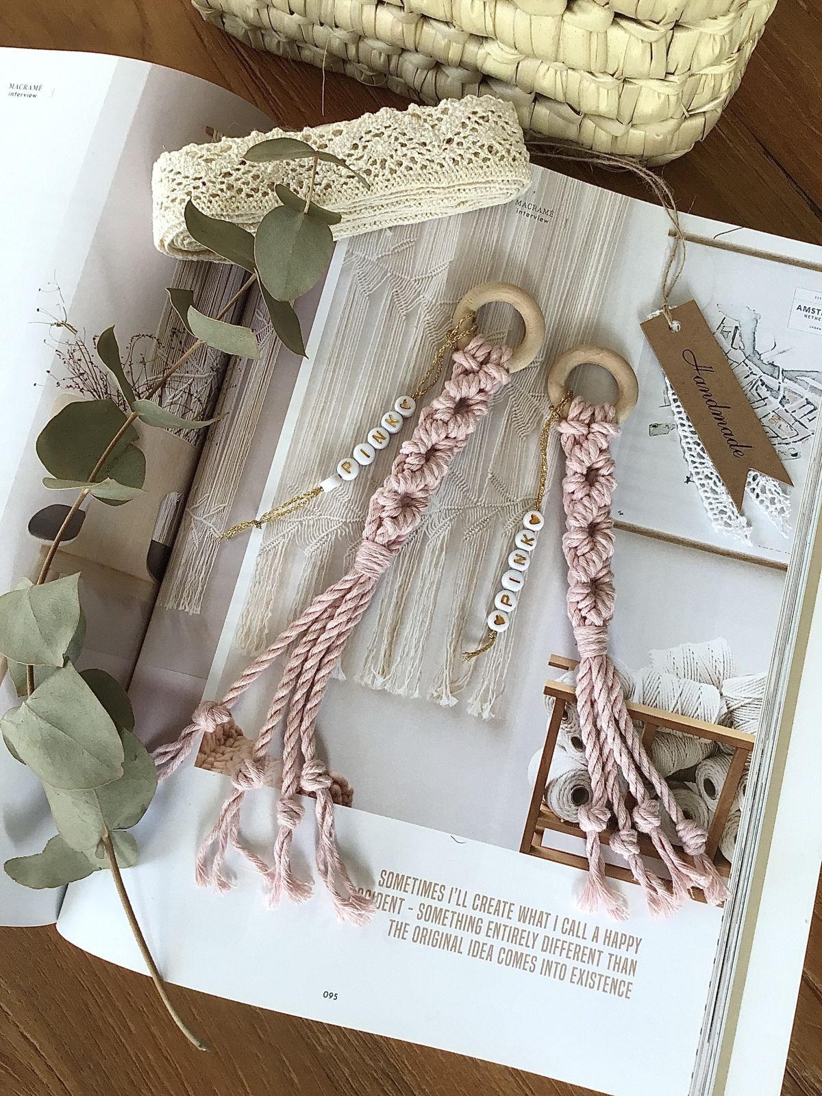 Pink Grigri avec sa pendouille en perles 