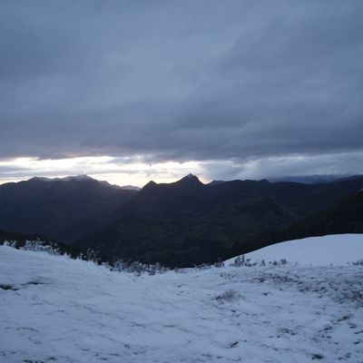 Premières neiges au col d'Aubisque, 1705 m d'altitude, Pyrénées-Atlantiques