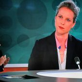 Pas de gouvernement avant la mi-août et l'hypothèse Lucie Castets balayée par Emmanuel Macron