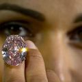 Le diamant Pink Star adjugé au prix record de 61,65 millions d’euros