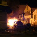 12 Voitures incendiées a Paris 20