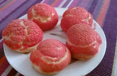 Petits choux craquelin rose/chantilly à la framboise