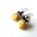 BOUCLES d'OREILLES "MACARONS VANILLE" ....