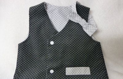 GIlet sans manches , velours petit pois, noeud papillon