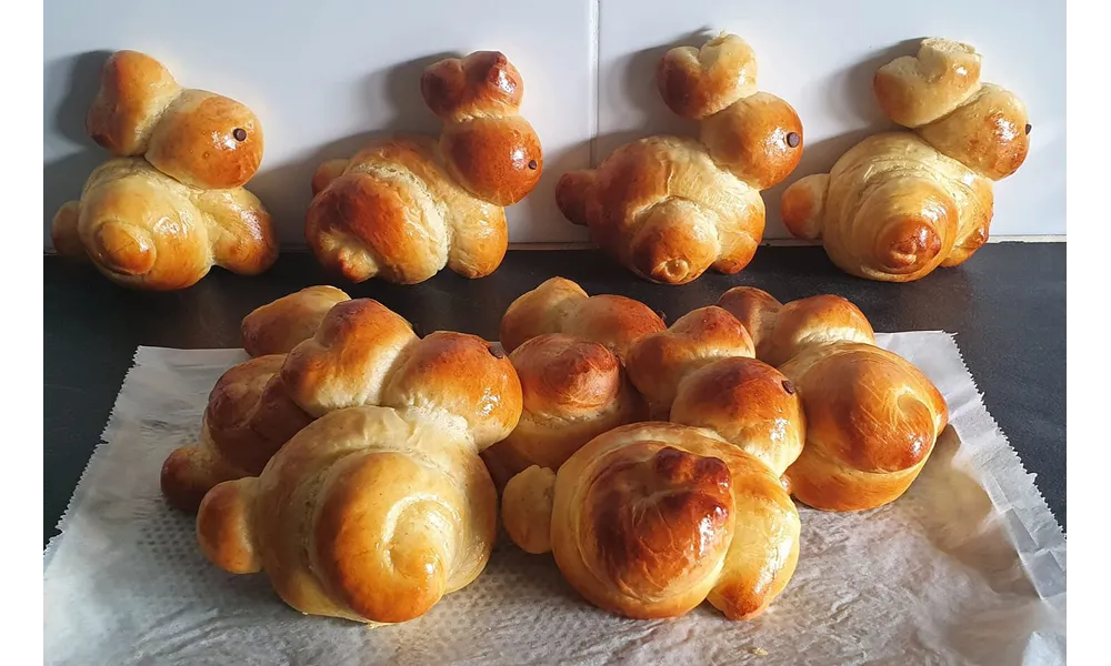 Brioche en forme de lapin pour Pâques