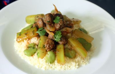 Couscous express aux courgettes, fèves et boulettes de viande