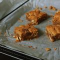 Blondie au chocolat blanc, beurre de cacahuètes et aux Reese's cups