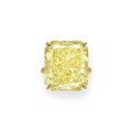 An impressive colored diamond ring