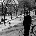 En vélo au parc La Fontaine en 1947