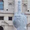 Le doigt d’honneur de Maurizio Cattelan