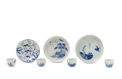 Ensemble de porcelaines à décor en Bleu de Huê, Chine pour le Vietnam, XIXe siècle