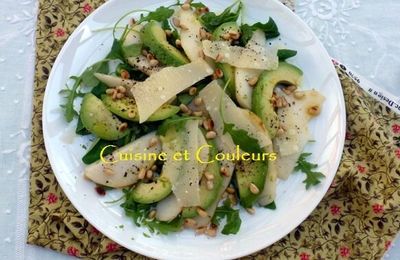 Salade de poire, avocat et parmesan