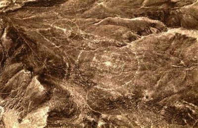 - Un mandala découvert dans les lignes de Nazca 