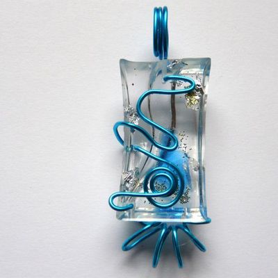 Pendentifs résines et fil alu