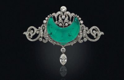 A Belle Epoque Colombian emerald and diamond brooch