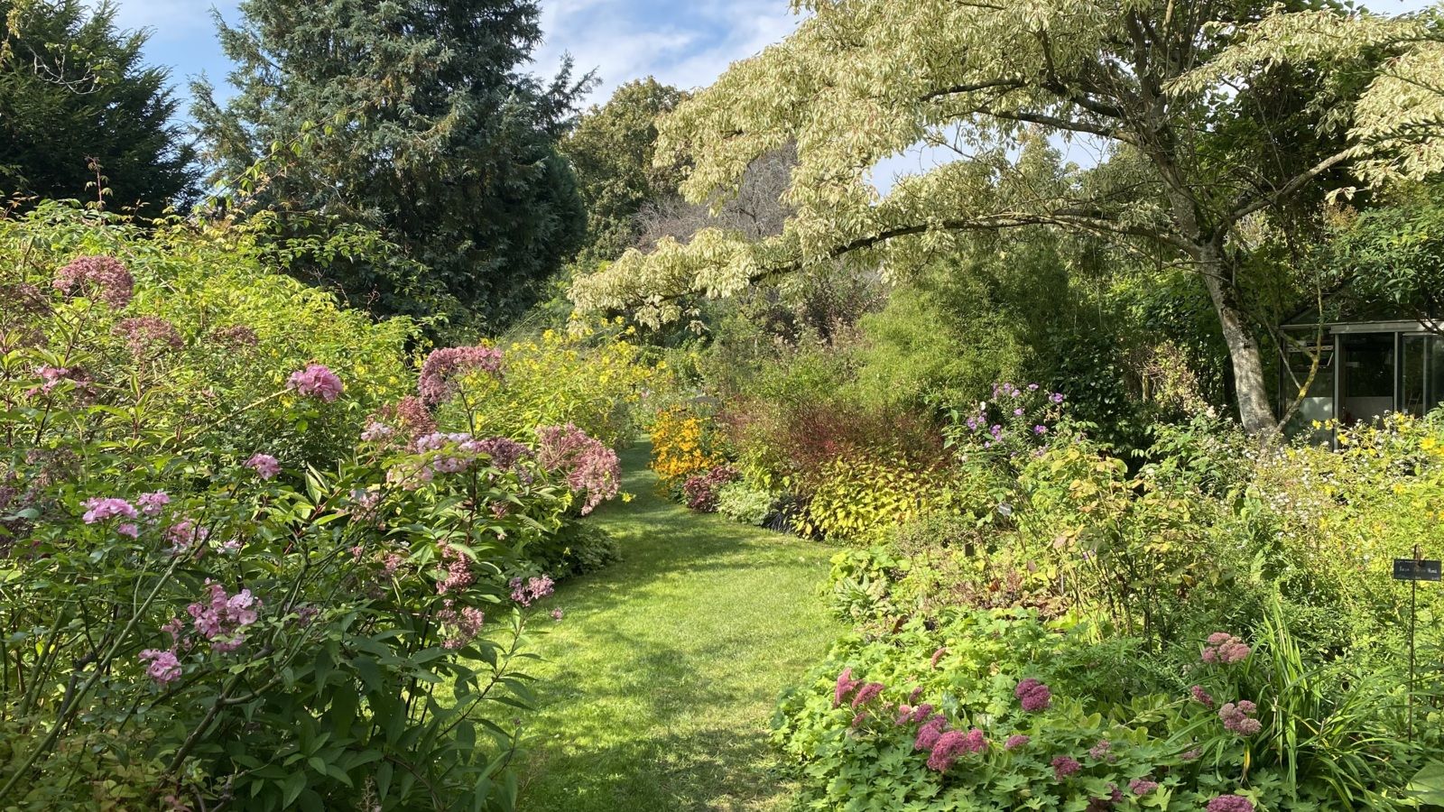 Jardin personnel d'André Eve en automne