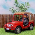Transformation d'une voiture bleu ciel en Jeep pour aventurier