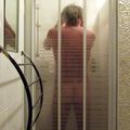 Dans l'intimité de la douche.