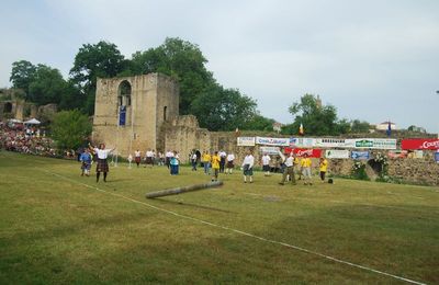 Number 3 (a): Gregor et Hans pile à l'heure au caber
