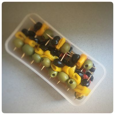 Banderillas d'olives et poivrons grillés au pimenton