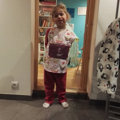 Tablier Croisé pour enfant à la broderie très spéciale !