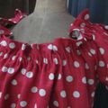 Une robe ALBANE en lin rouge à pois ficelle pour... Bibi...^^