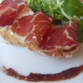 Tartine corse au brocciu, coppa et confiture de figues par MILLOUNETTE