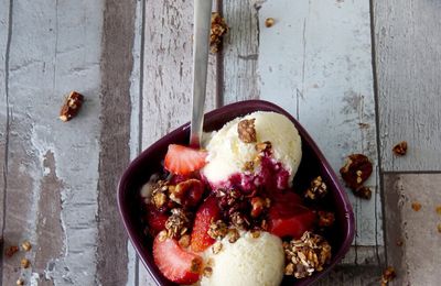 Frozen yogurt aux fraises & muesli