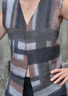 Gilet croisures de mousseline de soies marron grise et noire laines Merinos grise anthracite et grise claire