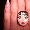 bague visage brunette