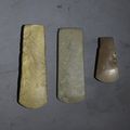 Lot de trois haches en pierre polie, Vietnam, 4000-2000 BCE