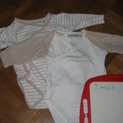 RESERVE - 2 bodys boutchou (monop) m. longues t 3 mois - RESERVE - 